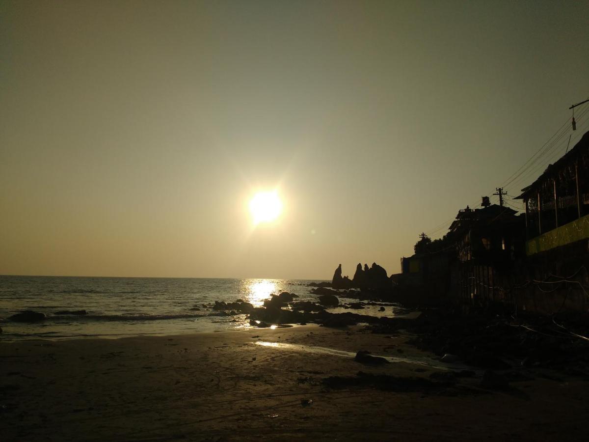 Sunny Cliff Hotel Арамбол Екстериор снимка